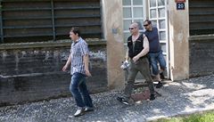 Dm Ivo Rittiga, ve kterém policie zasahovala, leí na rozhraní Vinohrad a Vrovic.