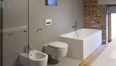 Za pozornost stojí kombinace star�ích a nových materiál�. Tedy p�edev�ím p�vodního neomítaného zdiva a nov� vlo�ených betonových a d�ev�ných konstrukcí.