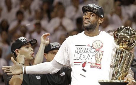 Basketbalisté Miami Heat obhájili titul v NBA. 