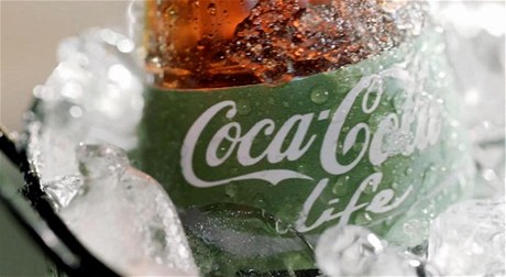 Argentinská reklama na novou kolu Coca-Cola Life.