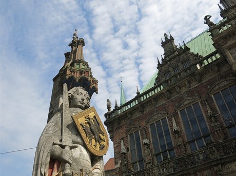 Stojí tam u od roku 1409, take kdyby se vypravil do Brém teba Jan Hus, mohl by ho tam vidt.