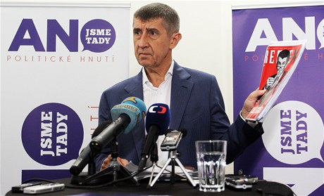 Andrej Babi na tiskové konferenci politického hnutí Ano.  