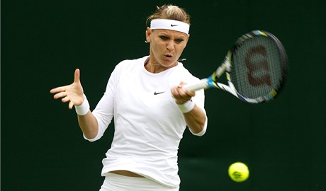 Lucie Šafářová vstoupila ne Wimbledon 2013 vítězně.