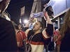 Fanouci Chicaga slavili v ulicích s podomácku vyrobeným pohárem.