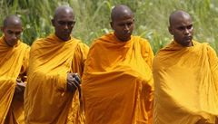 Buddhistit mnii skonili ve vazb. Kvli zneuvn chlapce