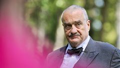 Schwarzenberg: Nov vlda vznikla proto, aby si Zeman prosadil Klausovou