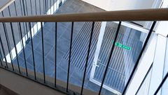 Dvoupodla�ní vstupní hala.