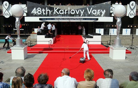 Souástí závreného ceremoniálu ve Velkém sále hotelu Thermal bylo udlení Kiálového glóbu za mimoádný umlecký pínos svtové kinematografii. 