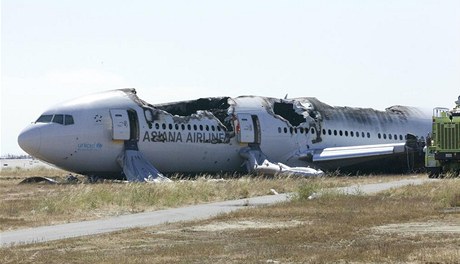 Letadlo Boeing 777 po havárii. 