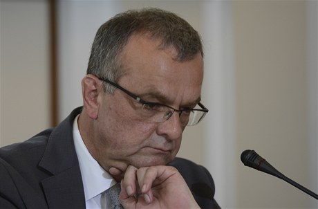 Ministr financí v demisi Miroslav Kalousek na poslední tiskové konferenci ve funkci.