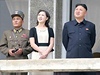 Kim ong-un s manelkou na letecké pehlídce