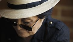 Věčná experimentátorka Yoko Ono přichází s novou knihou Acorn