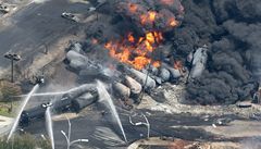 Po sobotní nehodě nákladního vlaku doprovázené výbuchy cisteren s palivem a následným požárem v kanadském městečku Lac-Megantic je 80 lidí nezvěstných. | na serveru Lidovky.cz | aktuální zprávy