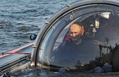 Putin na palub batyskafu ve Finském zálivu