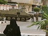 V ulicích Egypta jsou tanky na každém rohu.