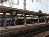 Na nádraí Brétigny-sur-Orge u Paíe vykolejil vlak