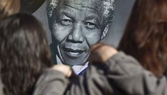Nositel Nobelovy ceny za mír Nelson Mandela je v nemocnici kvůli plicní infekci již přes měsíc. | na serveru Lidovky.cz | aktuální zprávy