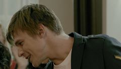 Mezi známými herci se ve filmu zahrál i Vojta Dyk