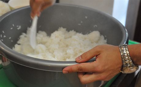Sushi, to je rýže. Naučte se ji připravit jako profík | Dobrá chuť |  Lidovky.cz