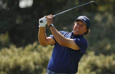 8. Phil Mickelson - americký golfista. Celkový píjem za minulý rok: 53,2...