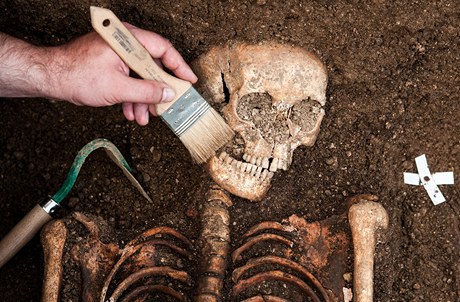 Archeologický průzkum oblasti kolem kostela sv. Antonína Velikého v blízkosti hlavního libereckého náměstí začal už loni, kdy tam archeologové při výkopových pracích našli ostatky člověka pohřbeného před 400 lety.