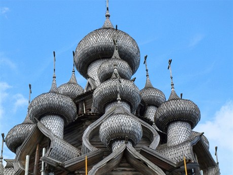 Letní chrám Promnní Pán, vysoký 37 metr budí údiv komplikovaností svých 22...