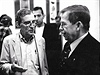 I prezident Václav Havel podkoval Jimu Ottawayovi za podporu eských student...