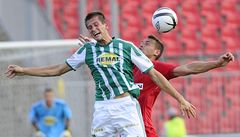 Brno - Bohemians Praha 1905. Michal míd (vpedu vlevo) z Bohemians 1905 a Karel Kroupa (vpravo) z Brna