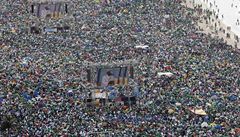 Pape�i na plá�i Copacabana naslouchaly miliony lidí.