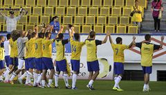 Hrái Teplic zdraví své fanouky po vítzství nad Slováckem