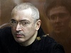 Rusko vyhlásilo amnestii. Michail Chodorkovskij vak zstane za míemi