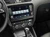 Nová koda Octavia RS. Stedová konzole s naviganím systémem.