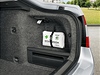 Nová koda Octavia RS má v kufru upevovací popruh pro uchycení lékárniky.