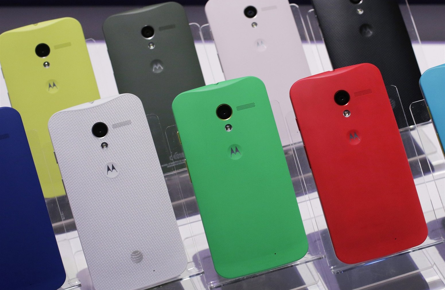 Nový smartphone Moto X spole�nosti Motorola nabízí a� 252 r�zných variant....