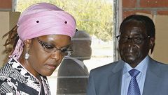 Robert Mugabe s manželkou