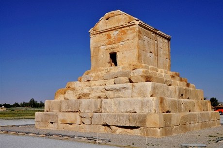 Pasargady, to je místo, kde odpoívá Kýros Veliký