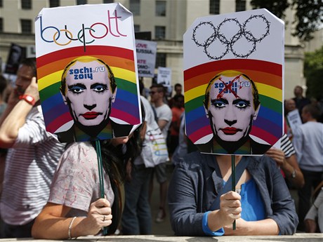 Sporný ruský zákon zamezující propagaci homosexuality vyvolal celosvětové vlny protestů