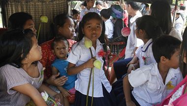 Kambodsk eny prodvaj panenstv svch nezletilch dcer (ilustran fotografie) 
