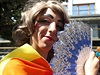 Na karnevalovém prvodu Prague Pride jsou k vidní nejrznjí masky.