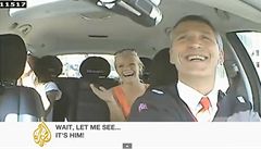 Norský premiér Jens Stoltenberg za volantem taxíku vozí voliče ulicemi Osla | na serveru Lidovky.cz | aktuální zprávy