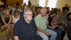 Re�isér Jan Ka�er u soudu s Davidem Rathem.