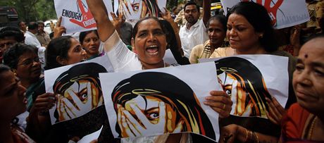Útok na mladou novináku zvedl v Indii vlnu protest a pobouení