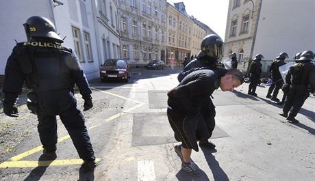 Policisté zadreli celkem 62 osob, podezelých z protiprávního jednání.