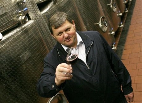 Titul Makro Vinař roku 2013 získalo vinařství Josefa Valihracha.