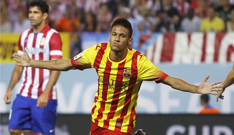 Neymar slaví gól do sít Atlétika.