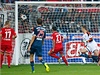 Hoefler s Bayernem vyrovnává na 1:1.