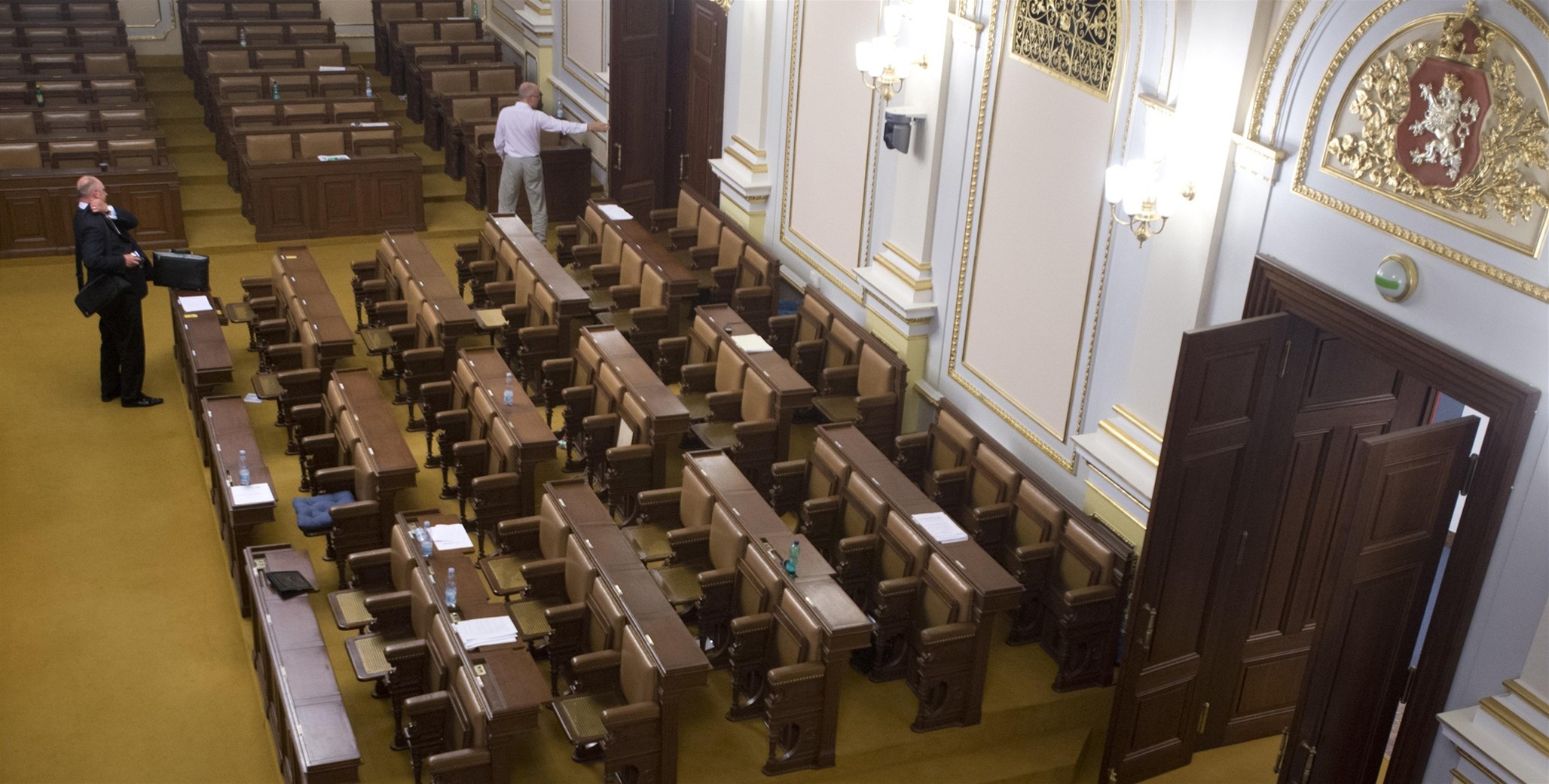 Poslanecká sn�movna bez poslanc�.