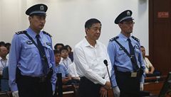 Čínský proces desetiletí: Po Si-laj stanul před soudem