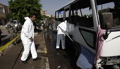 Pi pumovm toku na autobus v Jemenu zemelo nejmn est lid