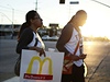 V USA protestují zamstnanci rychlého oberstvení McDonald's, Taco Bell i Burger King.